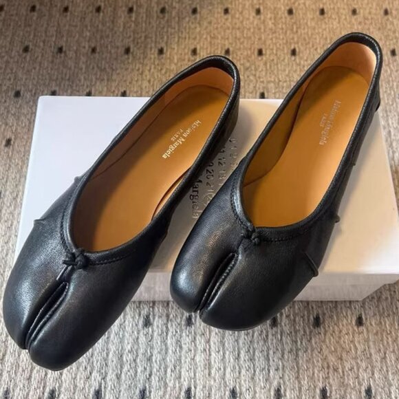 Maison Martin Margiela Black Tabi Flats - Picture 2 of 8